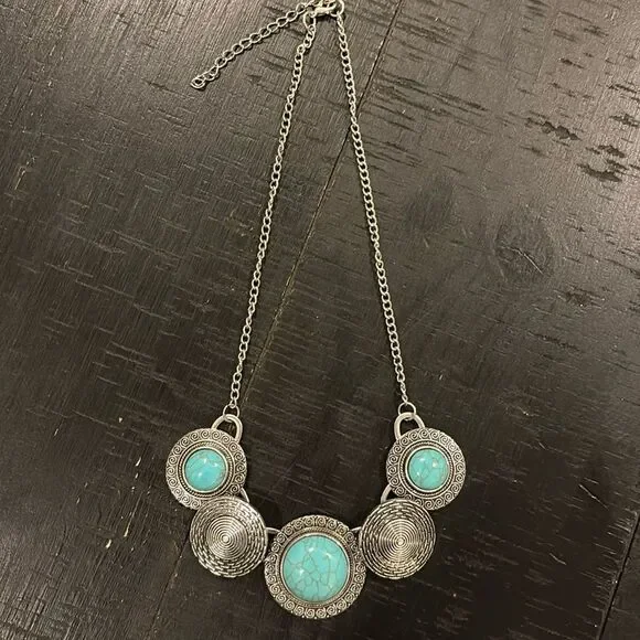 Faux Tuquoise Southwestern Boho Necklace - Picture 1 of 5